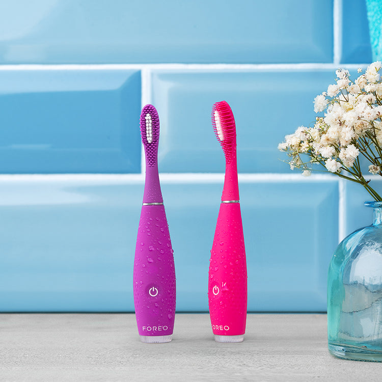 FOREO ISSA 4 Smile - Wild Strawberry
