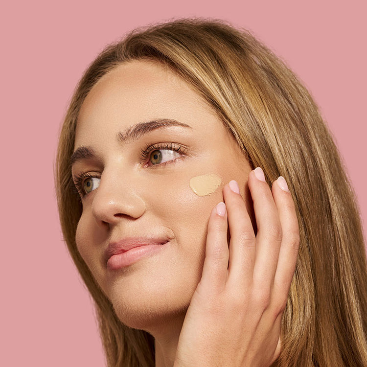 The Jojoba Company Illuminating Tinted Moisturiser SPF15 - Medium 50ml