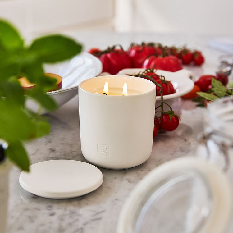 CIRCA Amber & Sandalwood Soy Candle 300g